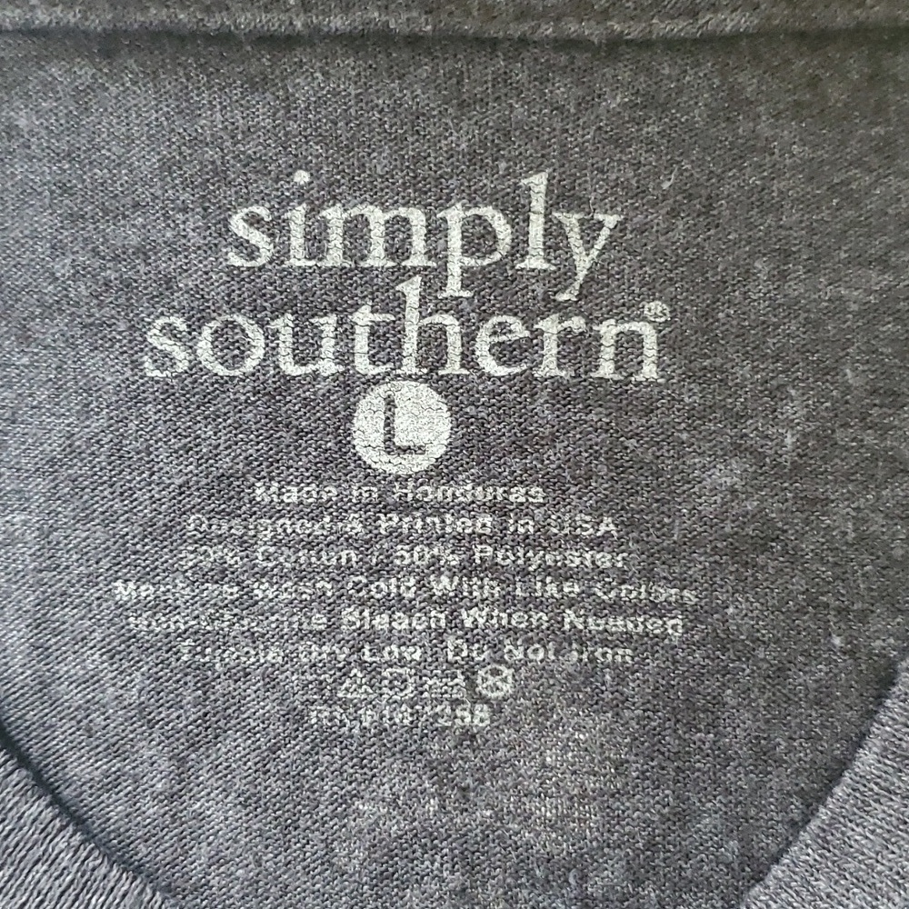 🐝 Simply Southern 🐝 Size Large - Picture 3 of 3